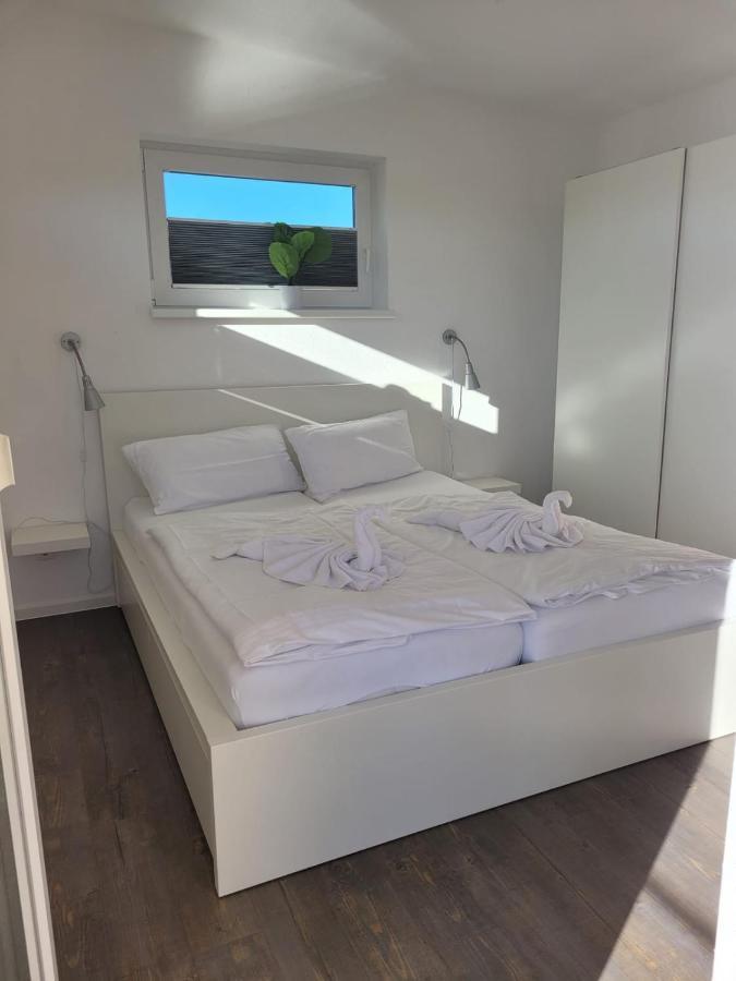 Готель 4 Sterne Dtv Floating House Kroslin Екстер'єр фото