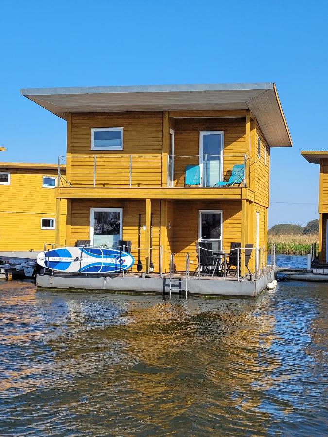 Готель 4 Sterne Dtv Floating House Kroslin Екстер'єр фото